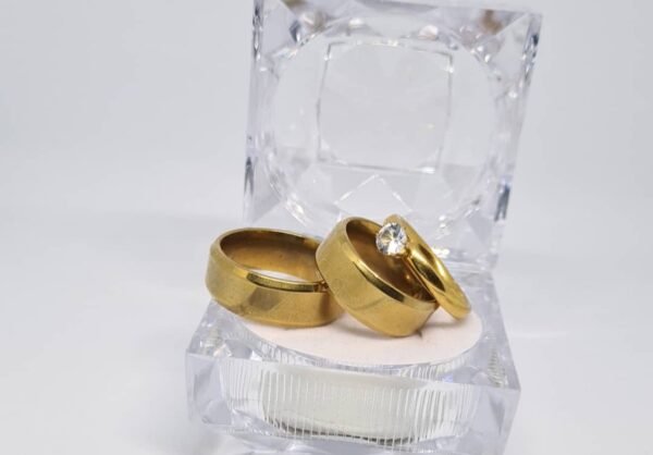 Par de Alianças Tradicionais quadradas 8mm Banhados a Ouro 18k - Imagem 2